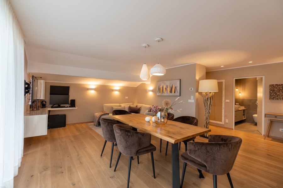 Sanierung Dachgeschoss-Wohnung